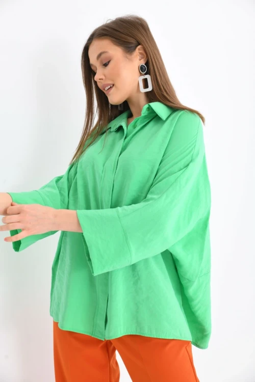 Kadın Gömlek Uzun ve Geniş Fakir Kol Düğmeli Kadın Gömlek Bebe Yeşili - 23033