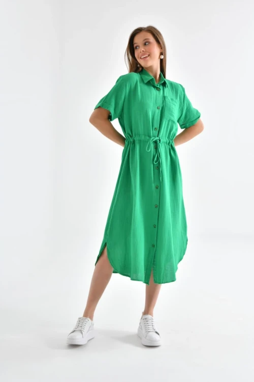 23117 B.YEŞİL YAKALI BOYDAN DÜĞMELİKISA KOLLU CEPL, ASTARSIZ YIRTMAÇLI DİZ ALTI ELBİSE