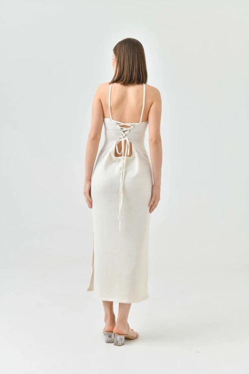 8268 TAŞ OMUZ VE SIRT ASKI DETAYLI UZUN ASTARSIZ YIRTMAÇLI TRİKO ELBİSE