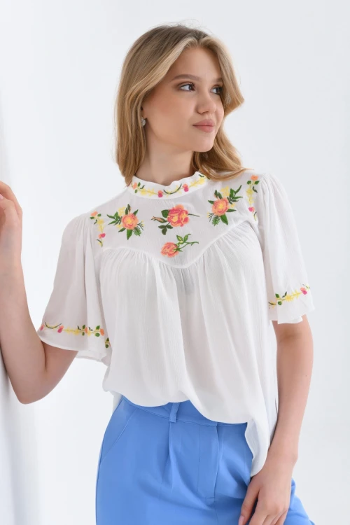 Bisiklet Yaka Nakışdetay Mendil Kol Salaş Bluz