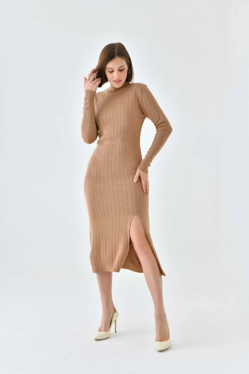 Kadın Elbise Boyunlu Yırtmaçlı Örme Elbise Camel - 10582