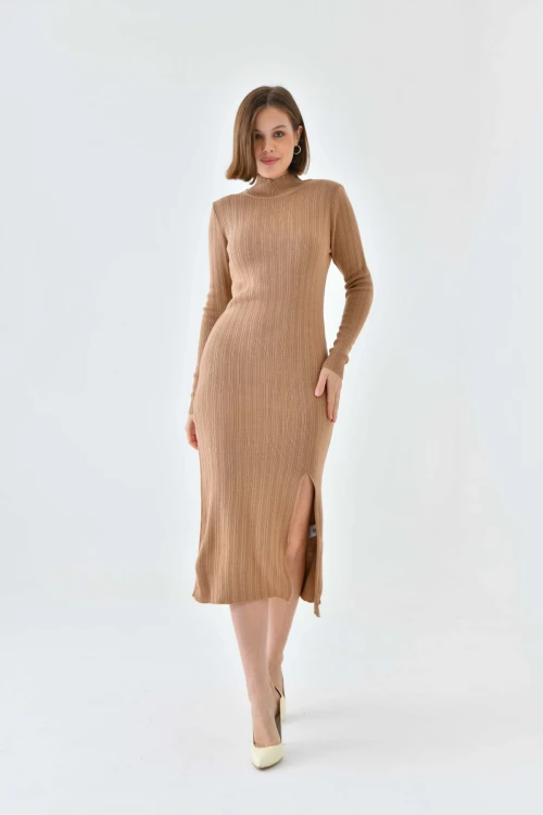 Kadın Elbise Boyunlu Yırtmaçlı Örme Elbise Camel - 10582