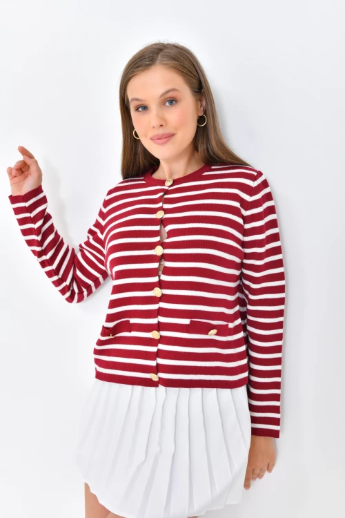 10334 KADIN BORDO YAKASIZ CEP VE DÜĞME DETAYLI ÖRME CEKET