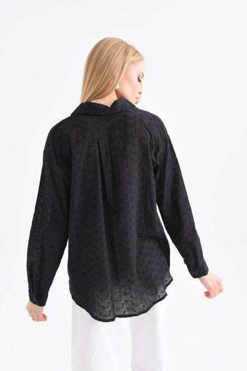 Motifli Kadın Gömlek Delikli Desen Klasik Kadın Gömlek Siyah - 23081