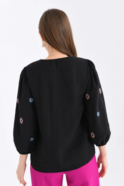 Kadın Siyah Otantik Nakış Detaylı Aerobin Dokuma Bluz