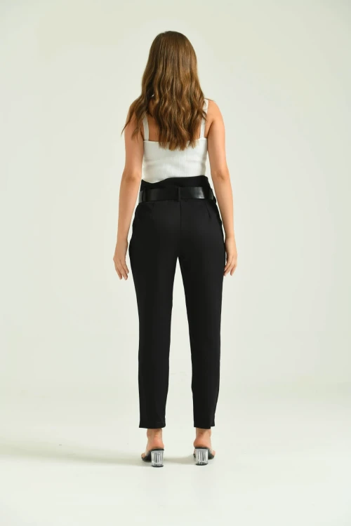 Kadın Pantolon Yüksel Bel Kemer Detay Havuç Pantolon Siyah - T016