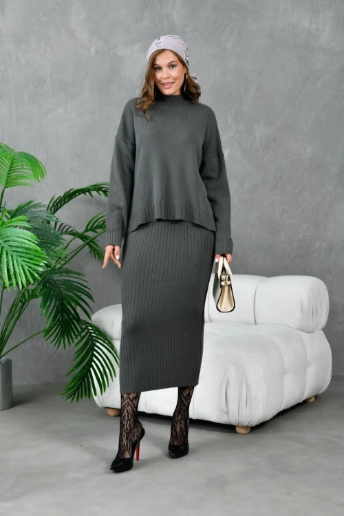 10270 KADIN VİZON YÜKSEK BOYUNLU YIRTMAÇLI ARKASI UZUN ETEKLİ TAKIM