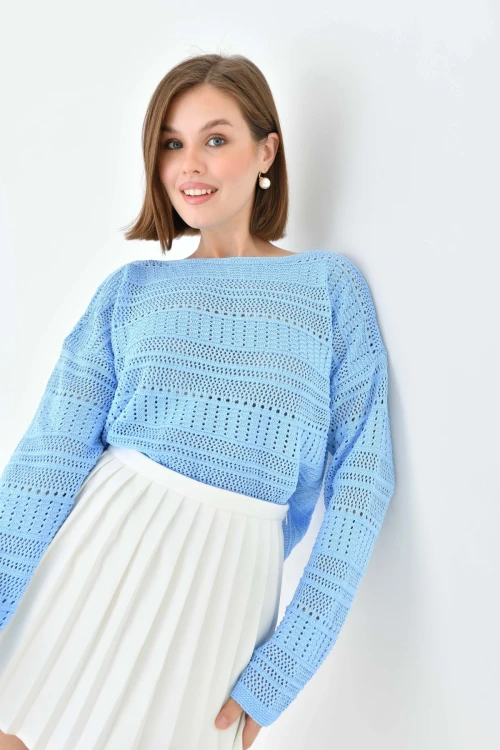 Örgü Detaylı Oversize Kayık Yaka Kısa Triko Kazak