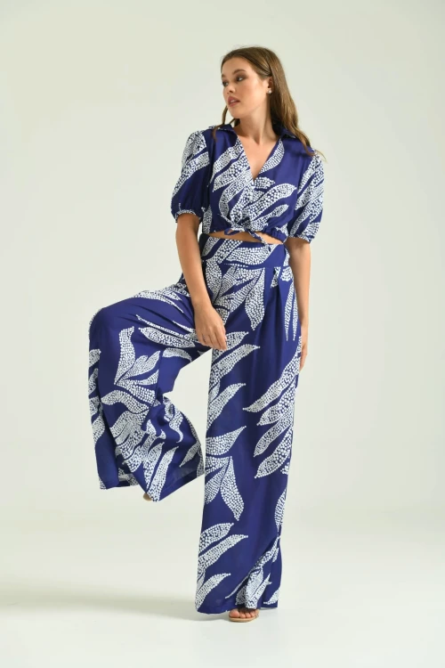 T113 LACİVERT CROP TARZI BELDEN BAĞLAMALI DESENLİ PANTOLONLU TAKIM