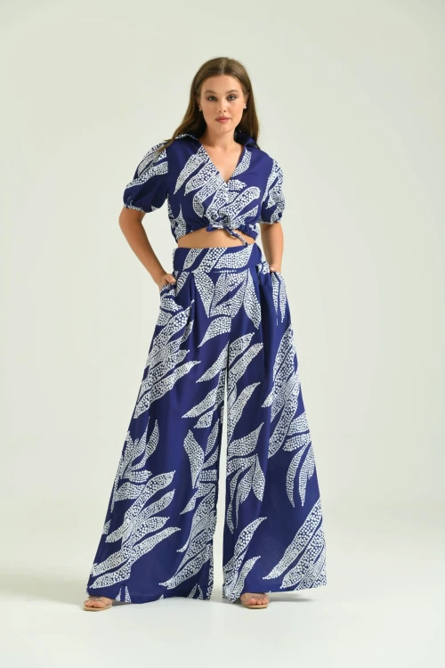 T113 LACİVERT CROP TARZI BELDEN BAĞLAMALI DESENLİ PANTOLONLU TAKIM