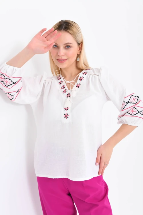 V Yaka Nakış Bağlama Detaylı Salaş Bluz