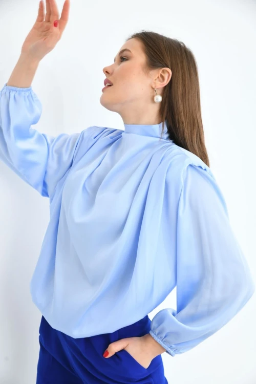Kadın Gömlek Arkası Fermuarlı Vatkalı Omuz Dökümlü Saten Gömlek B.Mavi - 30050