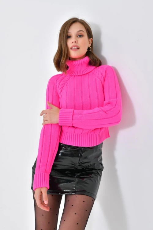 Kadın Kazak Boyunlu Örgü Detaylı Kısa Kazak Pembe - 8090