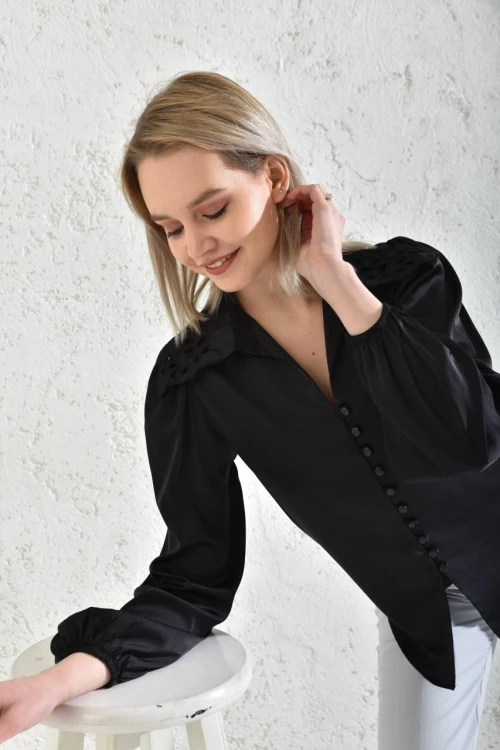 Kadın Gömlek Saten Yakası Çiçek Desenli Kadın Gömlek Siyah - 32006