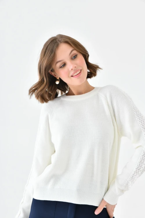 Kadın Kazak Kolları Delikli İnce Triko Kazak Beyaz - 10616