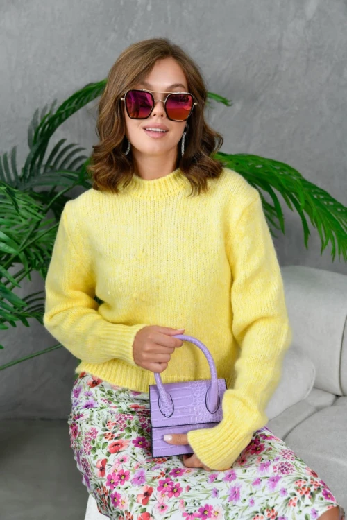 Kadın Tüylü Kazak