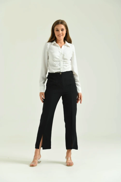 Kadın Pantolon Yan Büzgülü Paça Yırtmaçlı Kumaş Pantolon Siyah - T033