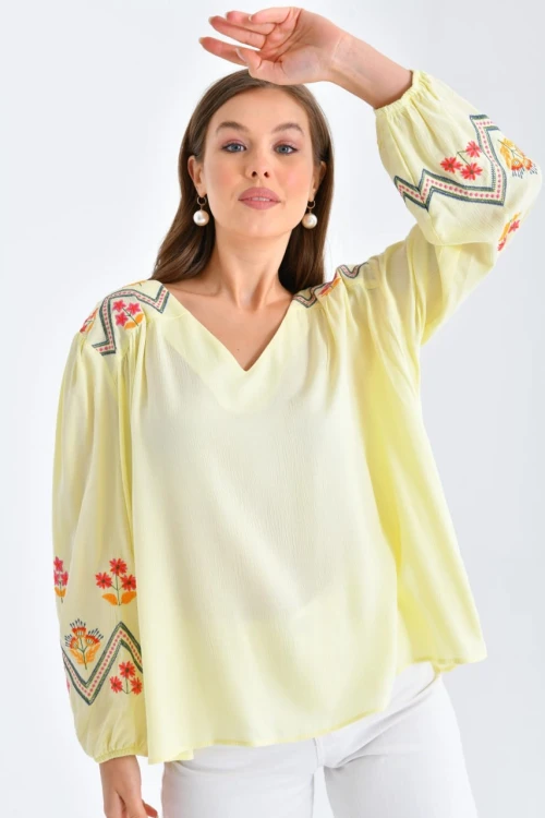 Kadın Bluz Omuz ve Kolları İşlemeli Büzgülü Kadın Bluz Sarı - 33035