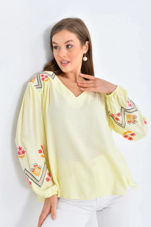 Kadın Bluz Omuz ve Kolları İşlemeli Büzgülü Kadın Bluz Sarı - 33035