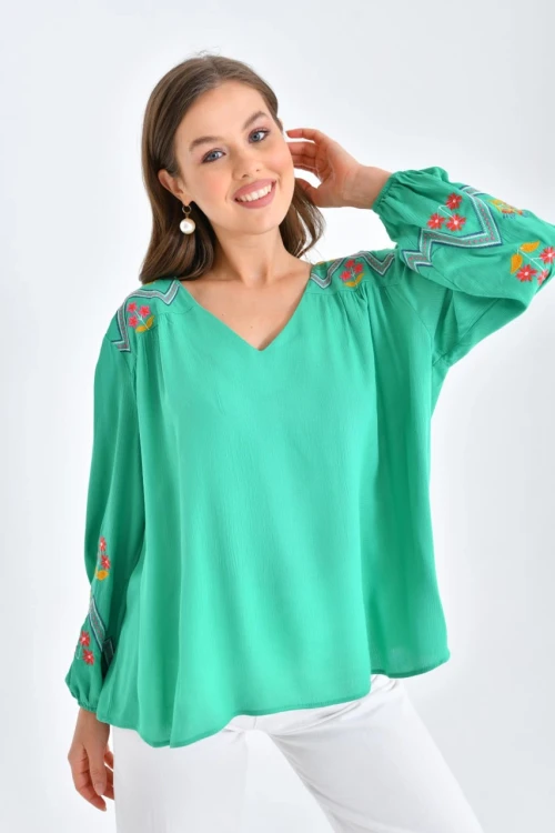 Kadın Bluz Omuz ve Kolları İşlemeli Büzgülü Kadın Bluz Yeşil - 33035