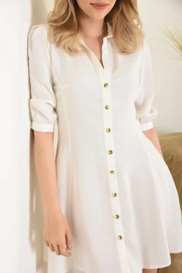 E045 BEYAZ YAKALI ÖN VE KOL DÜĞME DETAYLI KEMERLİ TEK RENK DİZ ALTI ELBİSE