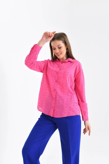 Motifli Kadın Gömlek Delikli Desen Klasik Kadın Gömlek Fuşya - 23081