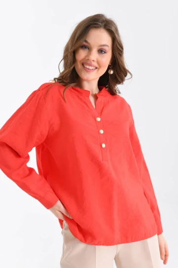 Kadın Gömlek Hakim Yaka Önü Kısa Arkası Uzun Apoletli Yarım Düğmeli Gömlek Nar - 23073