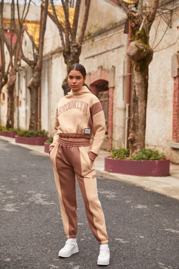 Kadın Taş Kapşonlu Baskı Detay Garnili Şardonlu Takım