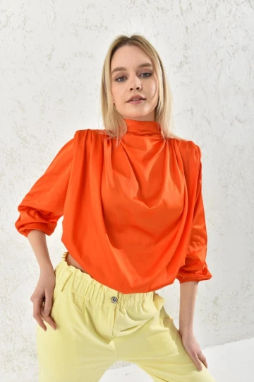 Kadın Gömlek Arkası Fermuarlı Vatkalı Omuz Dökümlü Saten Gömlek Oranj - 32000