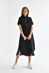 23109 SİYAH YAKALI BOYDAN DÜĞMELİ KISA KOLLU ASTARSIZ DİZ ALTI ELBİSE