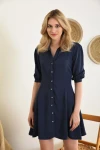 E045 İNDİGO YAKALI ÖN VE KOL DÜĞME DETAYLI KEMERLİ TEK RENK DİZ ALTI ELBİSE